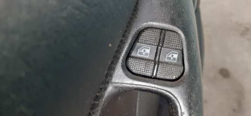 MANDO ELEVALUNAS DELANTERO IZQUIERDO 