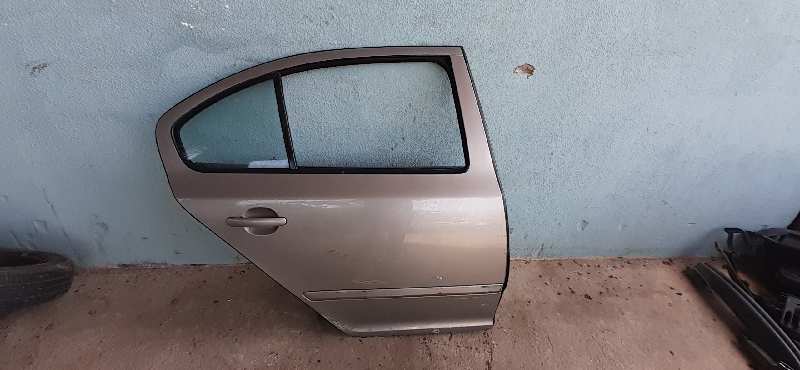 PUERTA TRASERA DERECHA