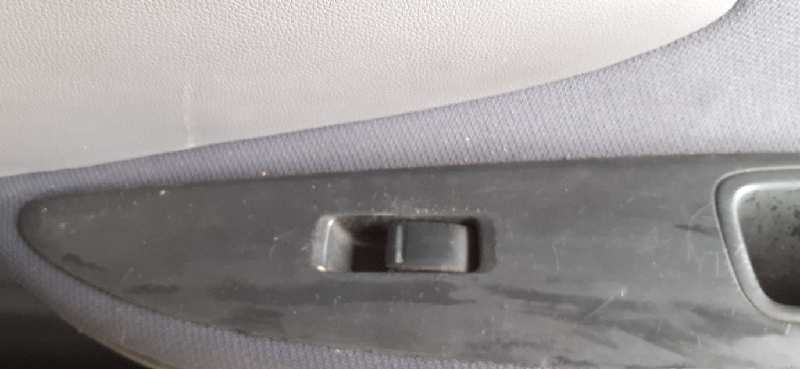 MANDO ELEVALUNAS DELANTERO DERECHO