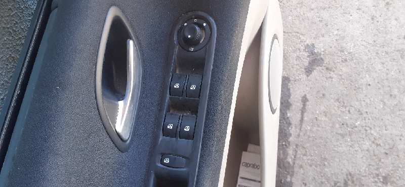 MANDO ELEVALUNAS DELANTERO IZQUIERDO 