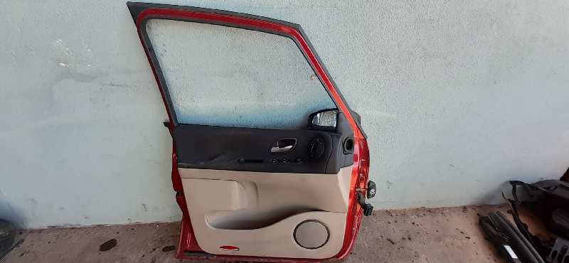 GUARNECIDO PUERTA DELANTERA IZQUIERDA