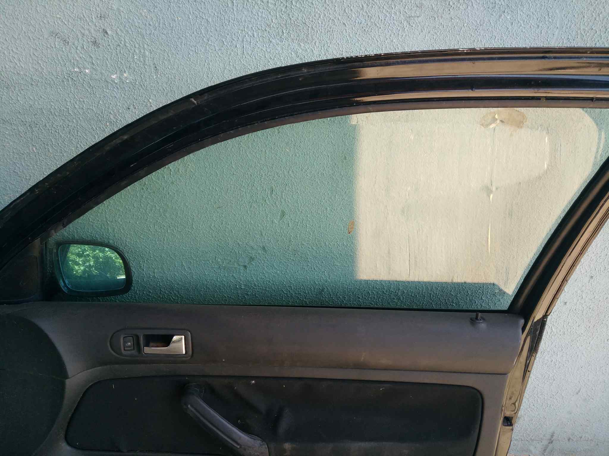 LUNA DELANTERA DERECHA