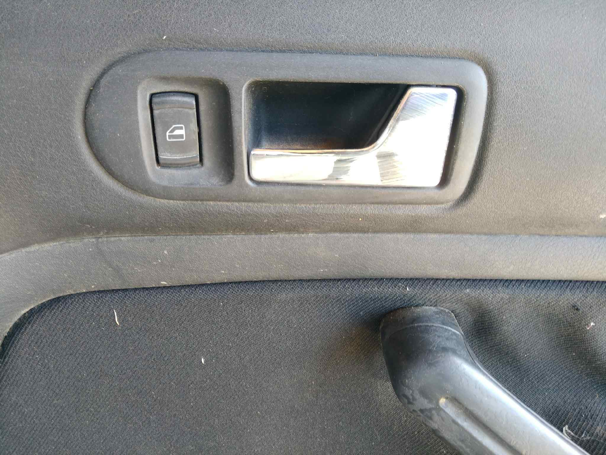 MANETA INTERIOR DELANTERA DERECHA