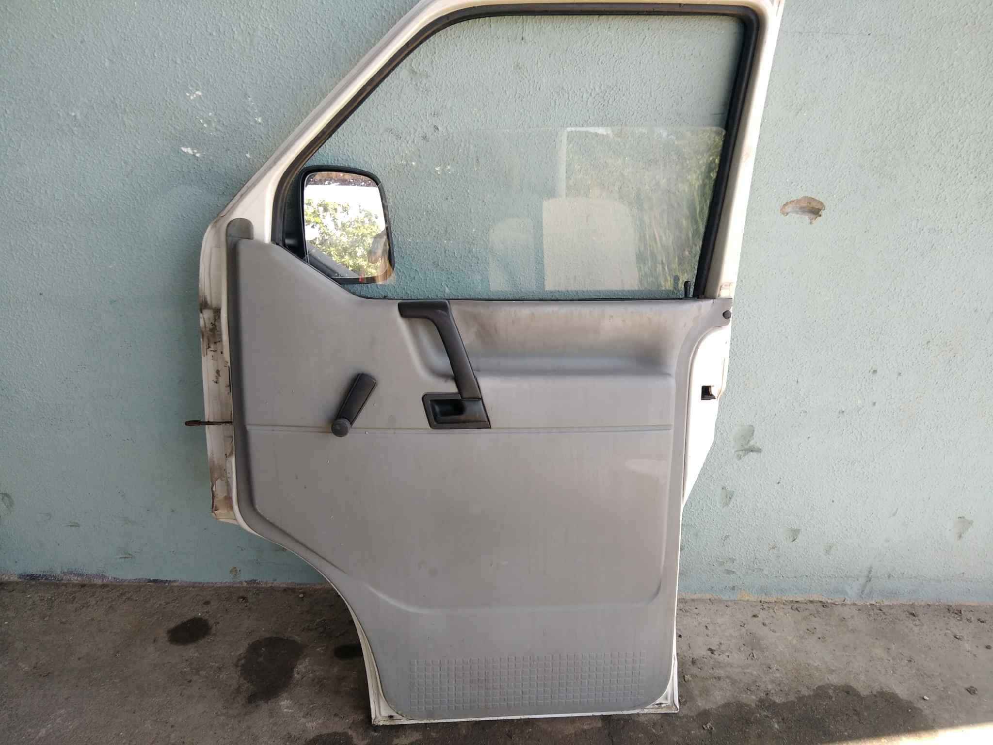 GUARNECIDO PUERTA DELANTERA DERECHA