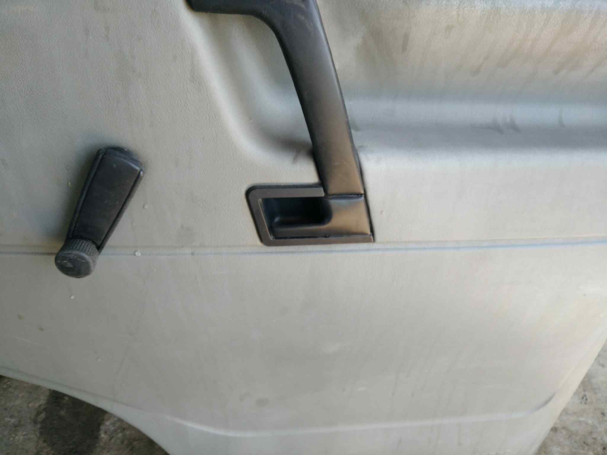 MANETA INTERIOR DELANTERA DERECHA