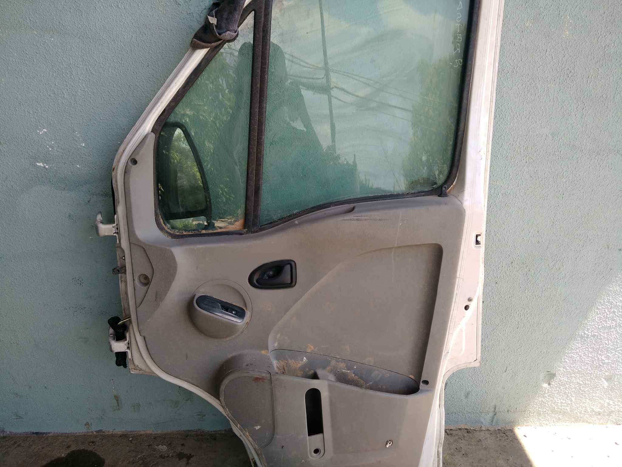 GUARNECIDO PUERTA DELANTERA DERECHA