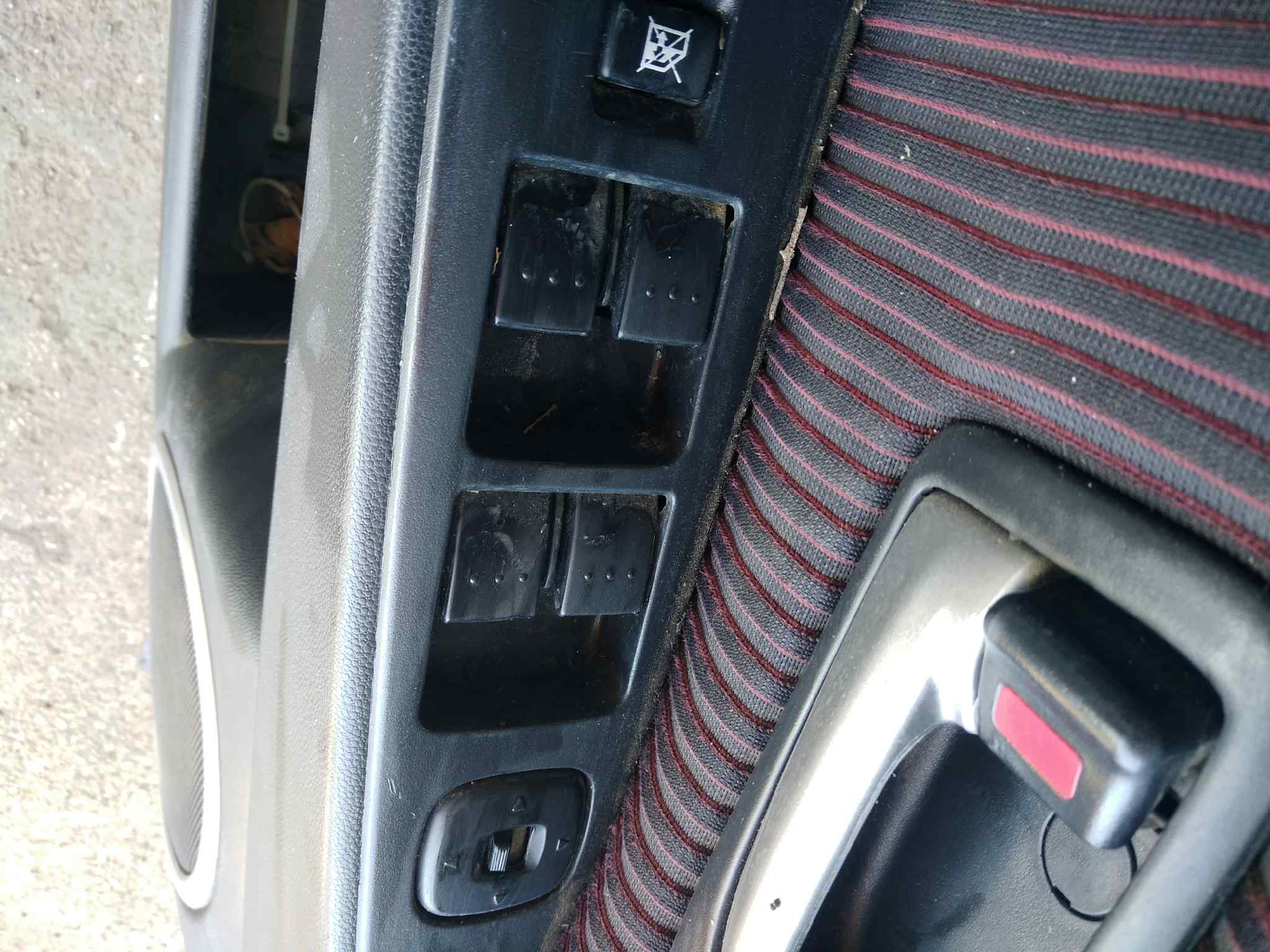 ELEVALUNAS DELANTERO IZQUIERDO