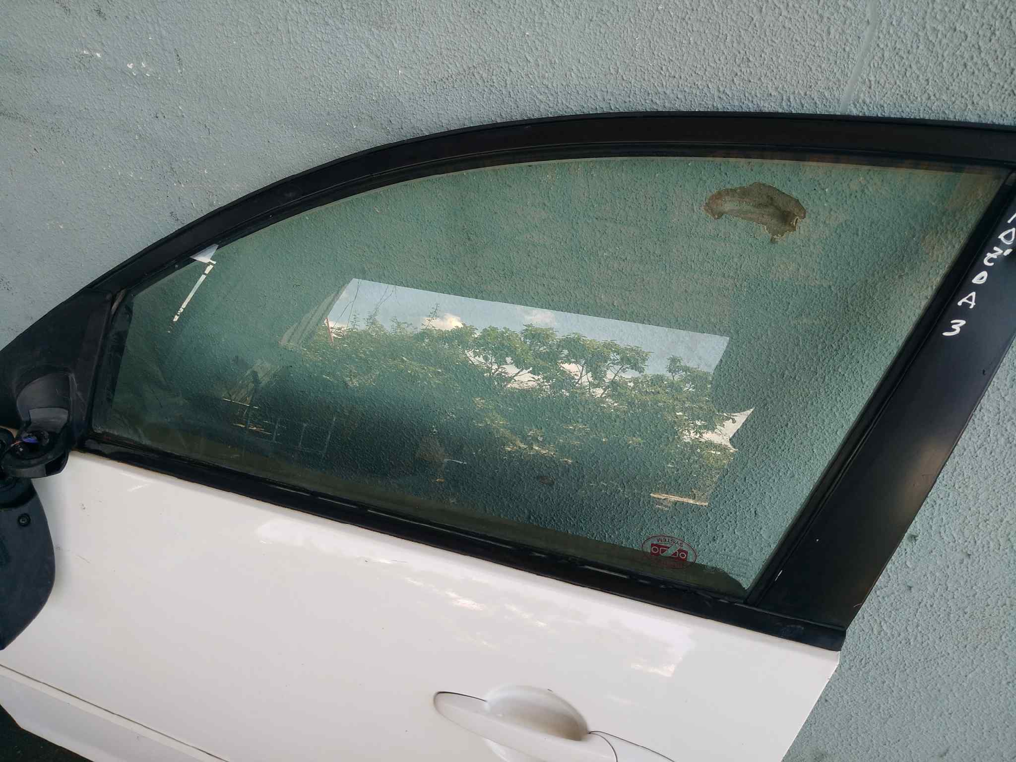 LUNA DELANTERA IZQUIERDA