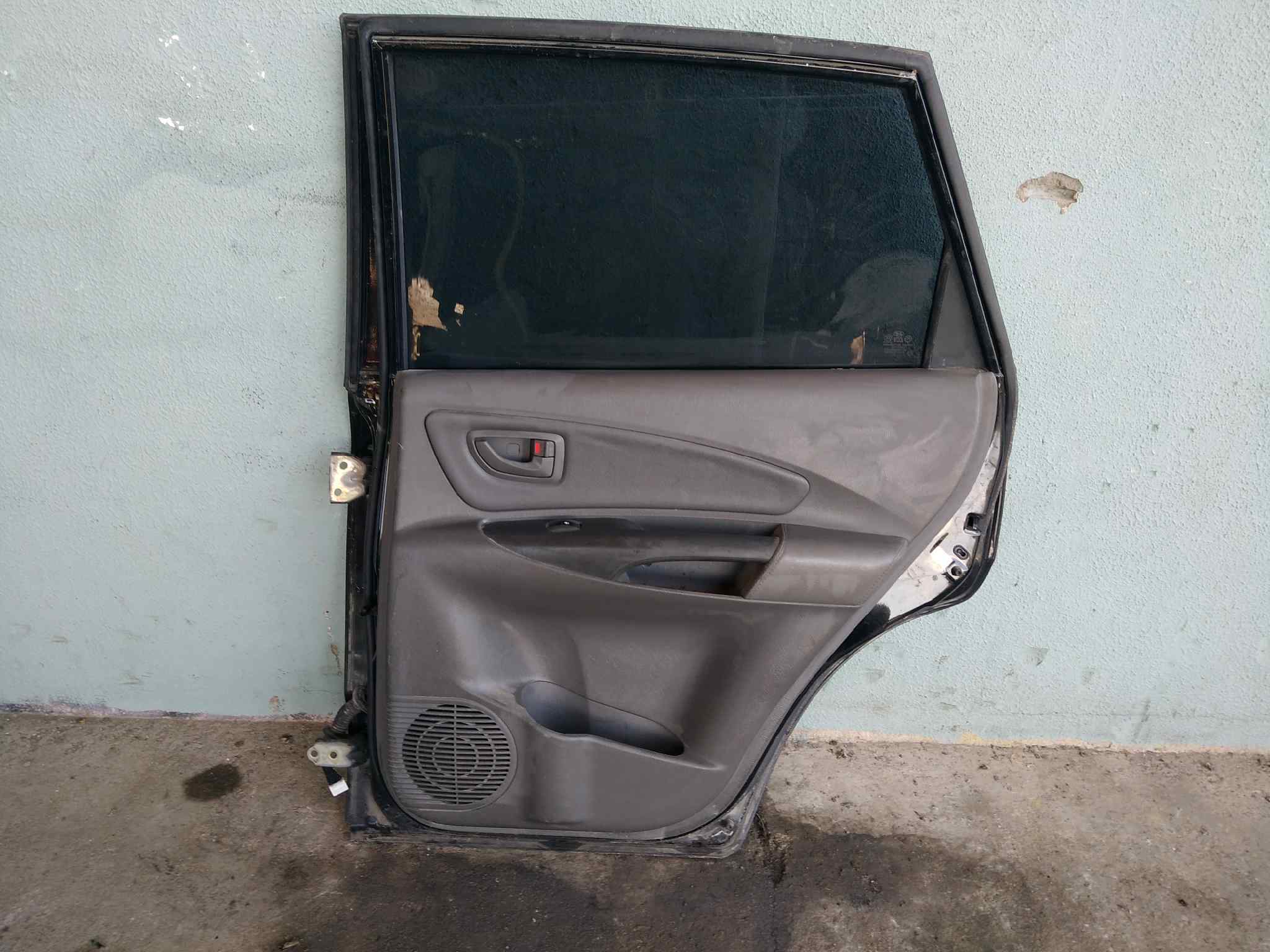 GUARNECIDO PUERTA TRASERA DERECHA