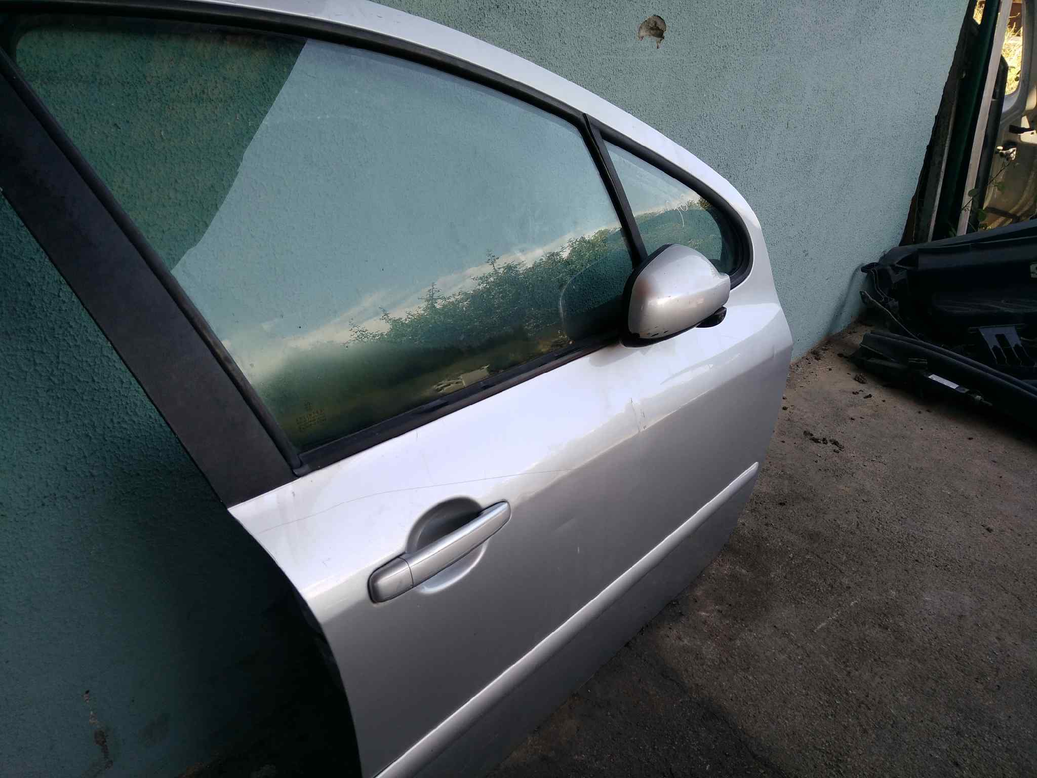 PUERTA DELANTERA DERECHA