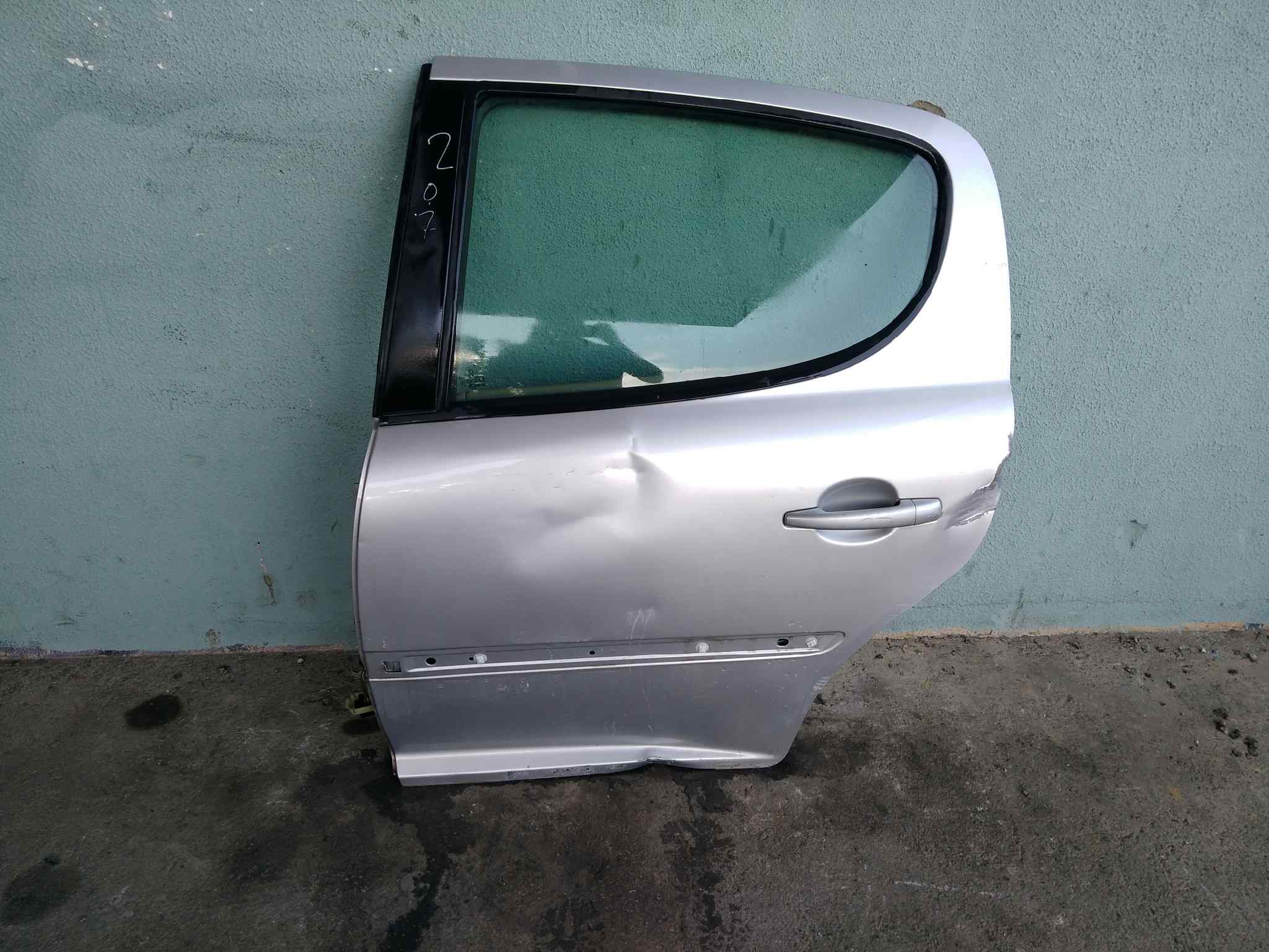 PUERTA TRASERA IZQUIERDA