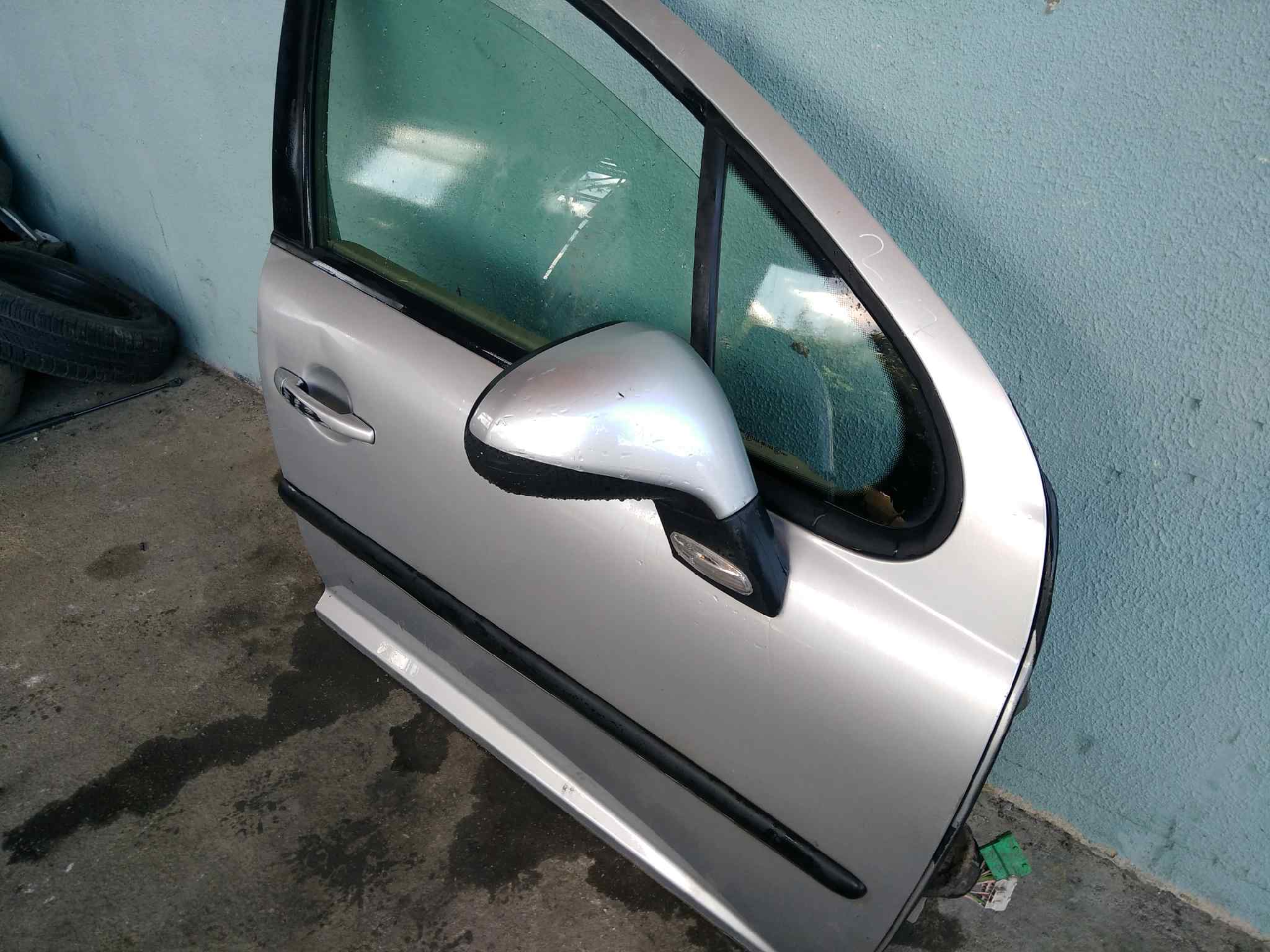 PUERTA DELANTERA DERECHA