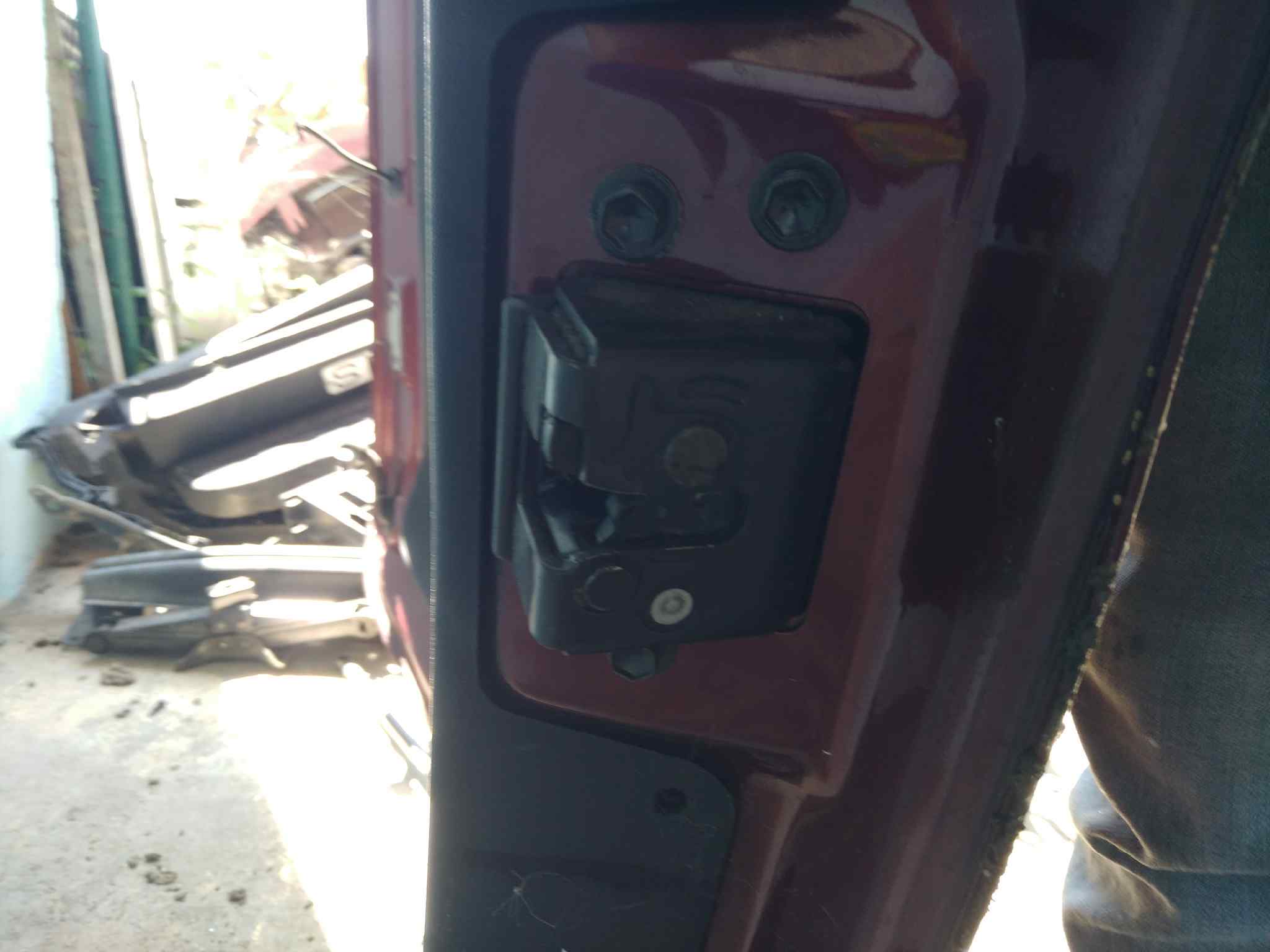 CERRADURA MALETERO - PORTON