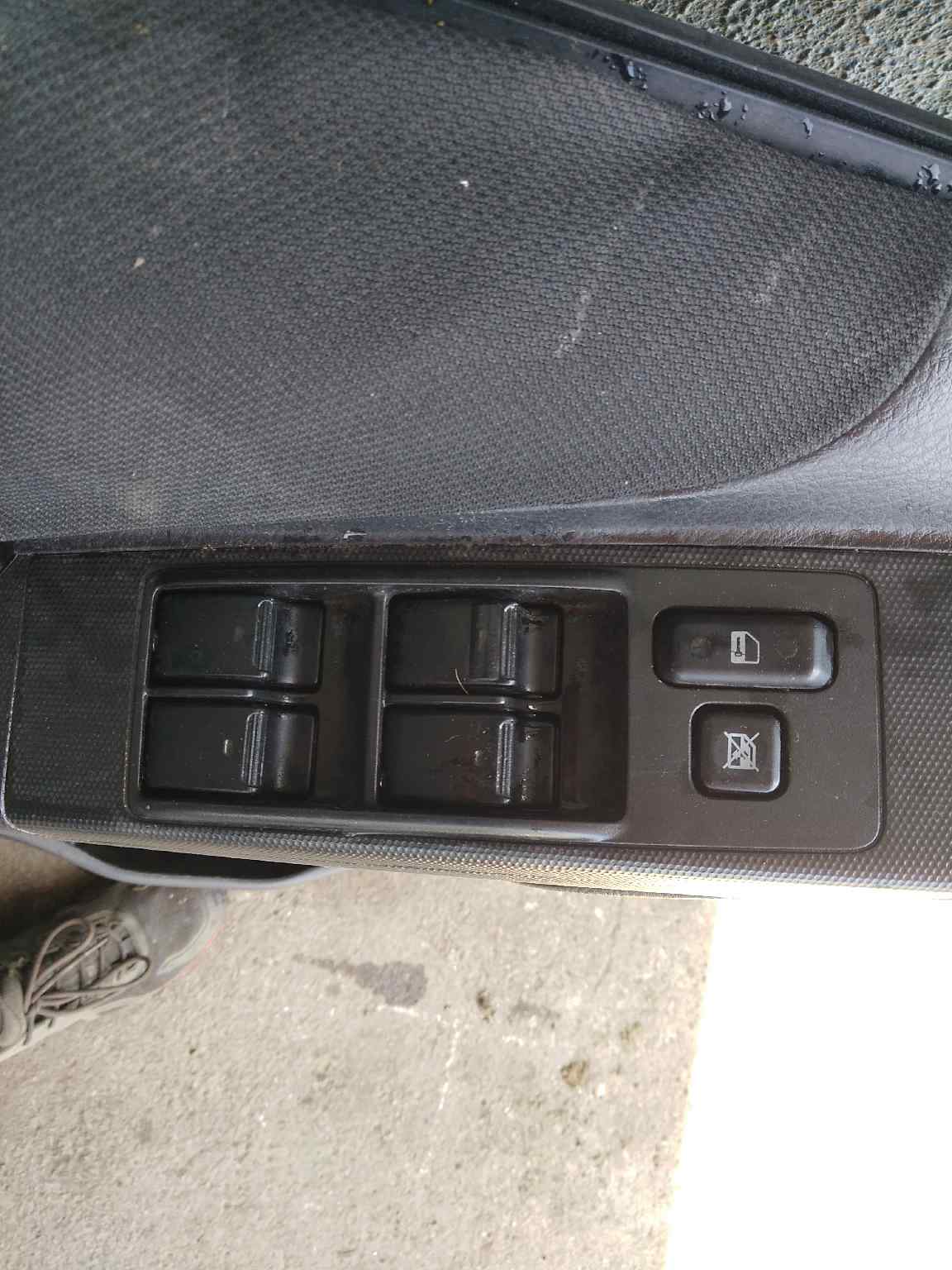 ELEVALUNAS DELANTERO IZQUIERDO