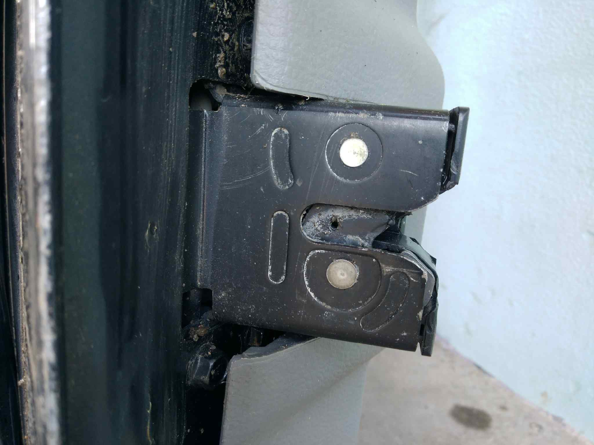 CERRADURA MALETERO - PORTON