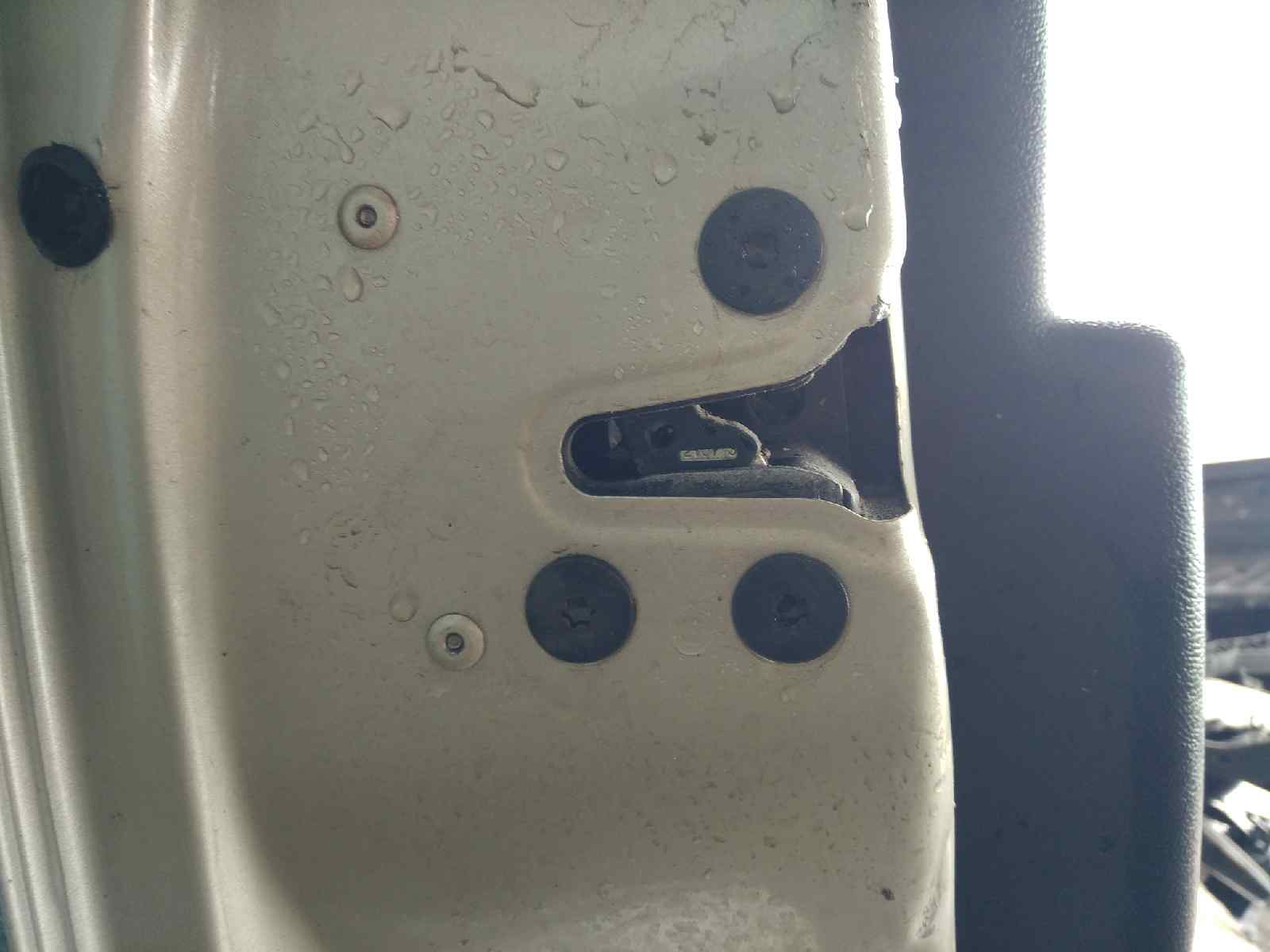 CERRADURA PUERTA DELANTERA IZQUIERDA 