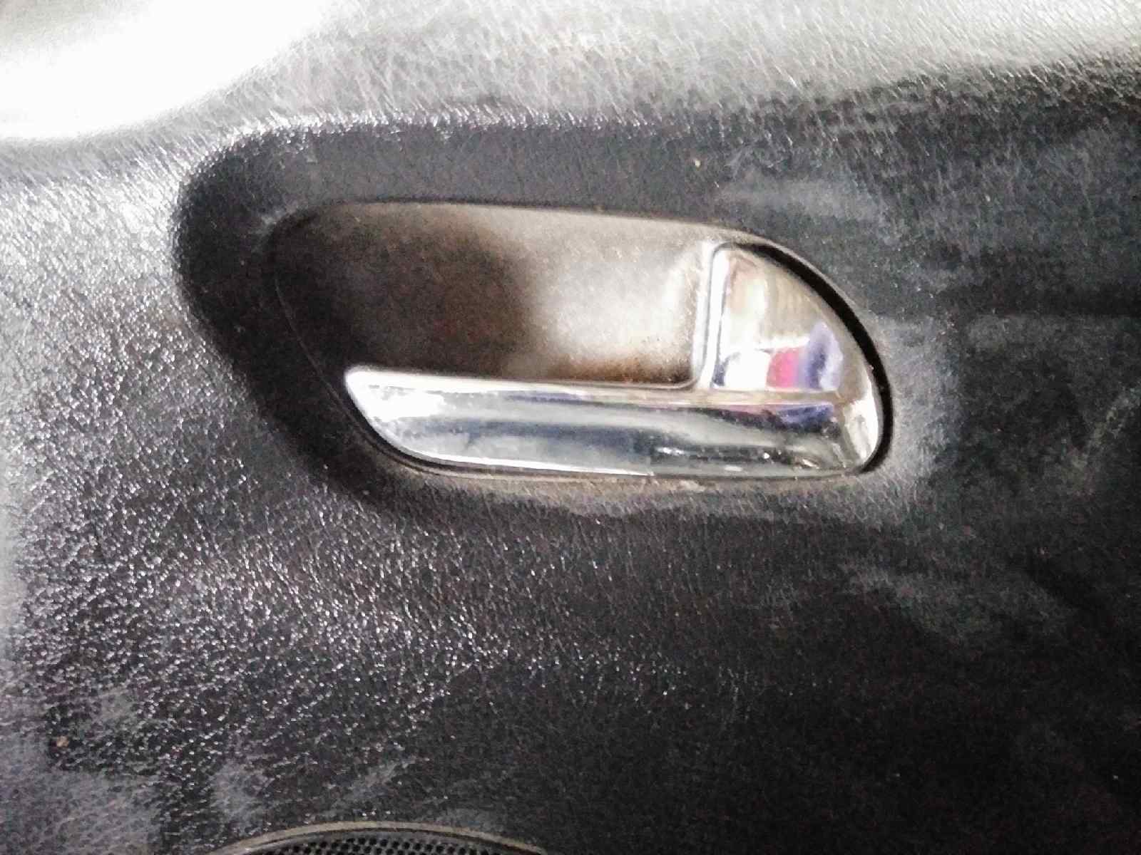 MANETA INTERIOR DELANTERA DERECHA