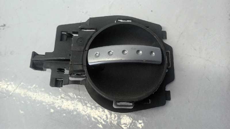 MANETA INTERIOR DELANTERA IZQUIERDA