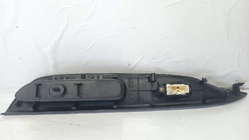 MANDO ELEVALUNAS DELANTERO DERECHO