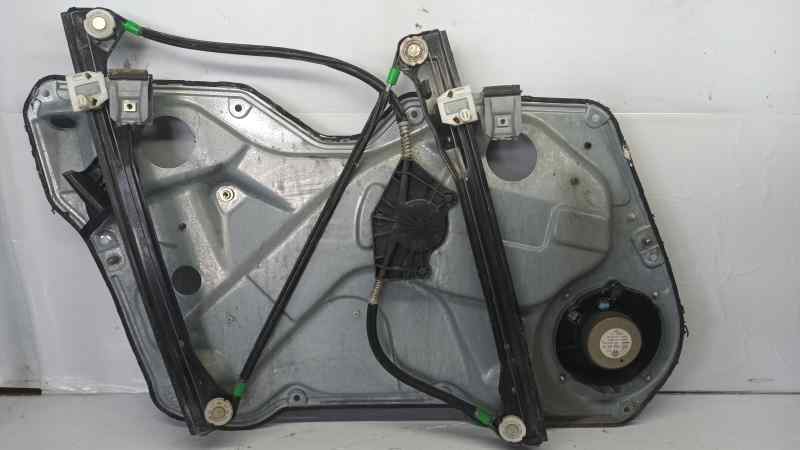 ELEVALUNAS TRASERO DERECHO