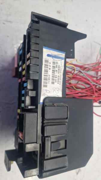 CAJA RELES - FUSIBLES