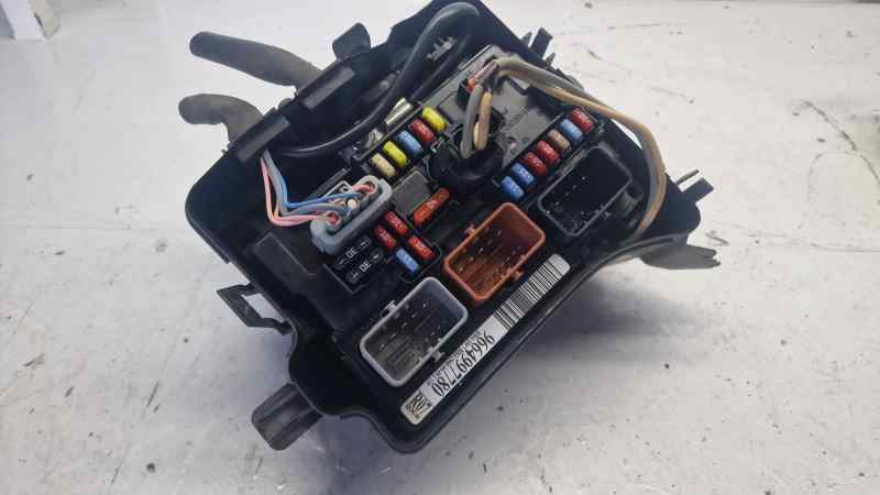 9664997780 CAJA RELES  FUSIBLES RENAULT LAGUNA III