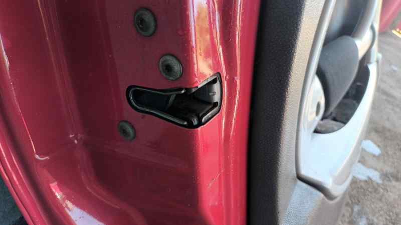 CERRADURA PUERTA DELANTERA IZQUIERDA 