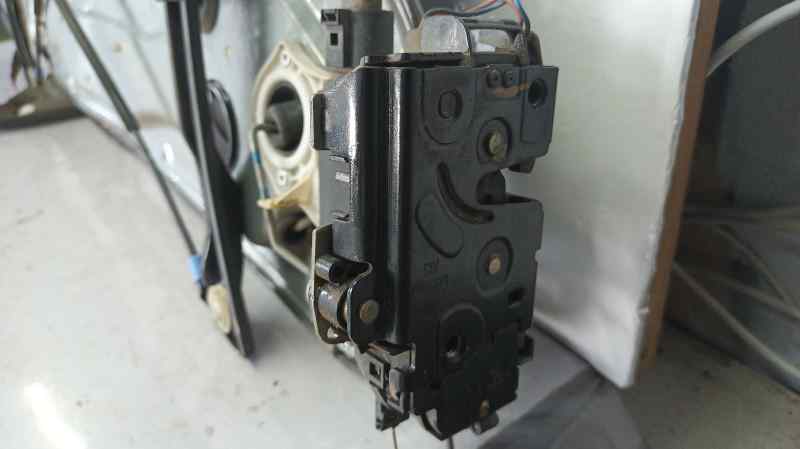 CERRADURA PUERTA DELANTERA DERECHA