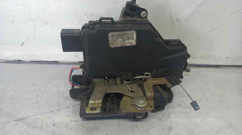 CERRADURA PUERTA DELANTERA IZQUIERDA 