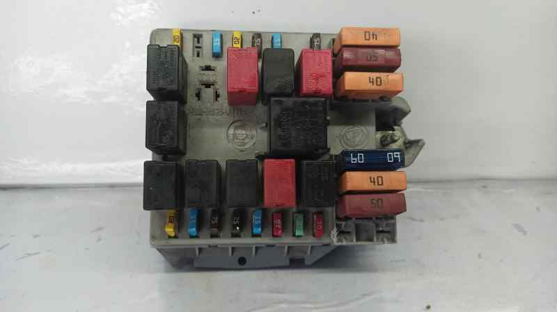 CAJA RELES - FUSIBLES