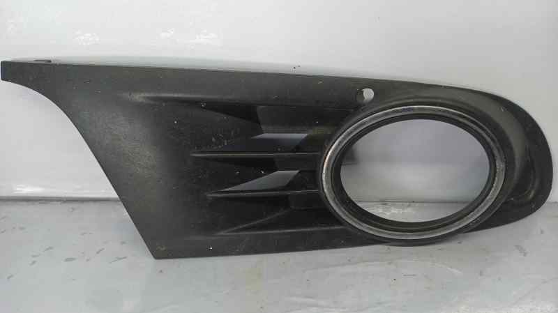 REJILLA PARAGOLPES DERECHA