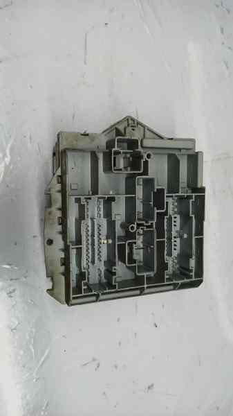 CAJA RELES - FUSIBLES