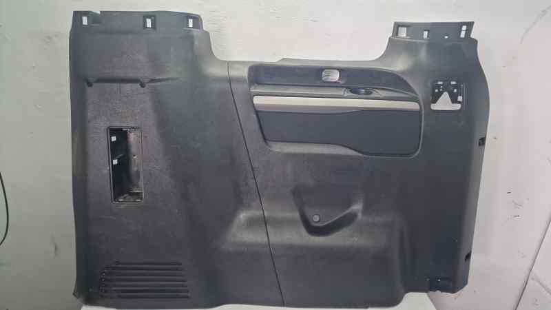 GUARNECIDO PUERTA TRASERA IZQUIERDA