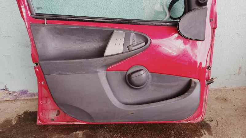 GUARNECIDO PUERTA DELANTERA IZQUIERDA