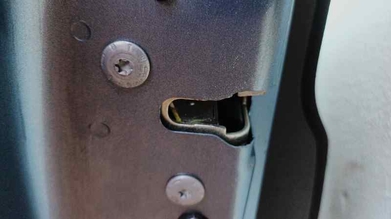 CERRADURA PUERTA TRASERA IZQUIERDA 