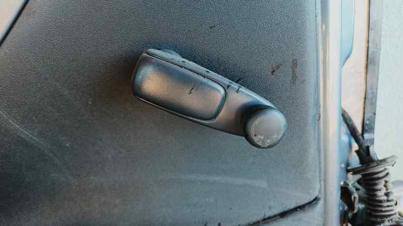 MANETA ELEVALUNAS TRASERA IZQUIERDA