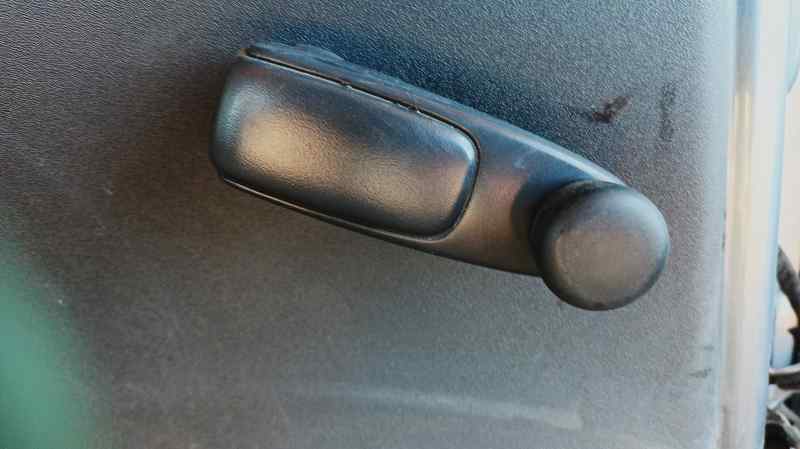 MANETA ELEVALUNAS TRASERA IZQUIERDA