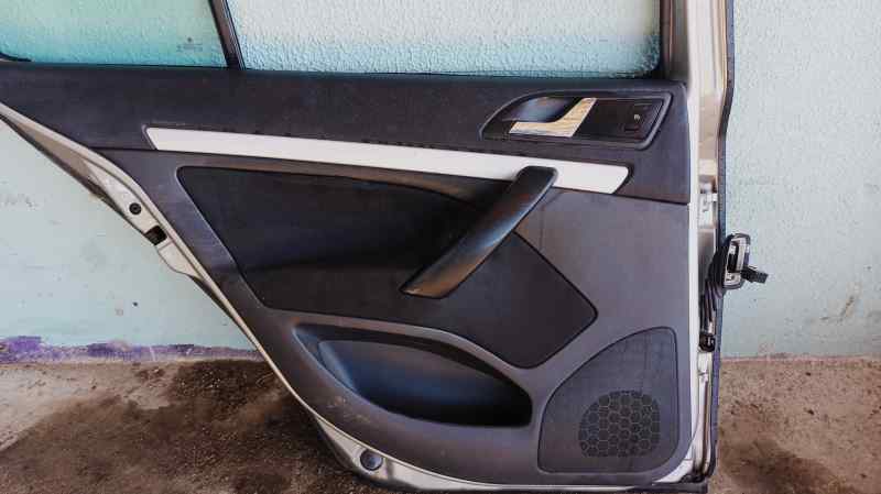 GUARNECIDO PUERTA TRASERA IZQUIERDA