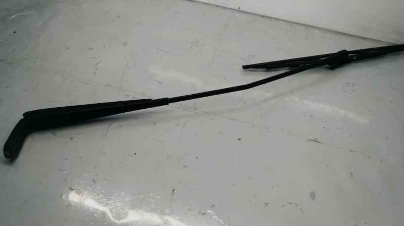 BRAZO LIMPIA DELANTERO DERECHO