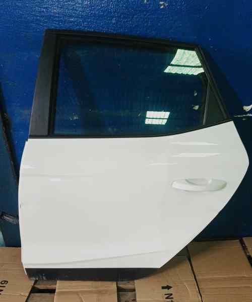 PUERTA TRASERA IZQUIERDA