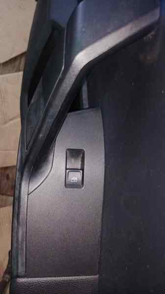 MANDO ELEVALUNAS DELANTERO DERECHO