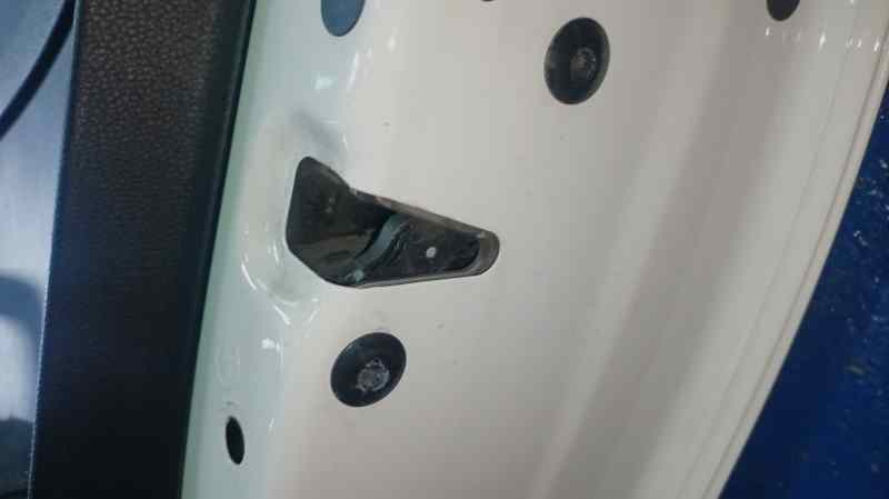 CERRADURA PUERTA TRASERA DERECHA 