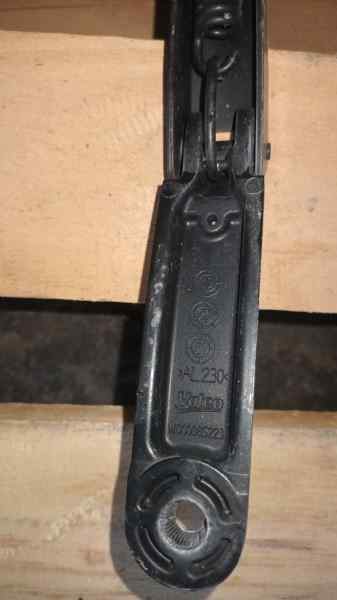 BRAZO LIMPIA DELANTERO DERECHO