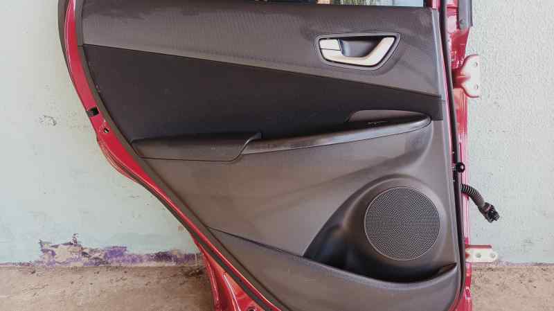 GUARNECIDO PUERTA TRASERA IZQUIERDA