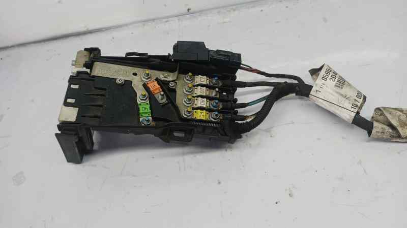 CAJA RELES - FUSIBLES