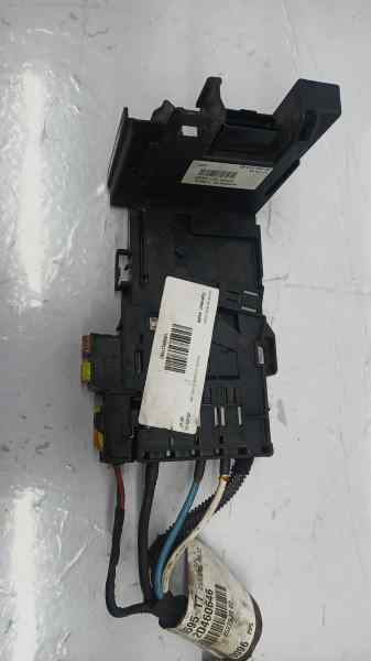 CAJA RELES - FUSIBLES