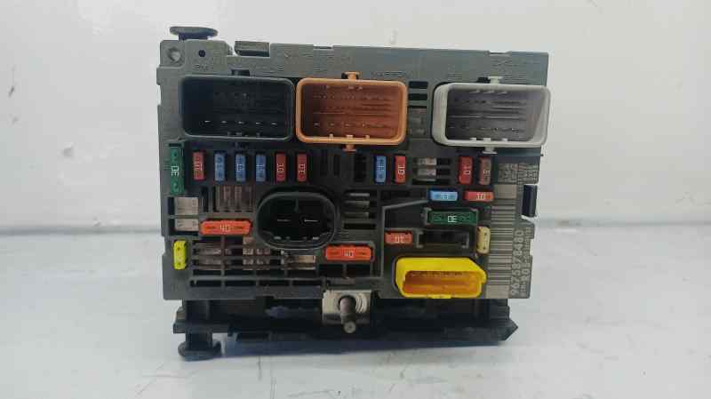 CAJA RELES - FUSIBLES