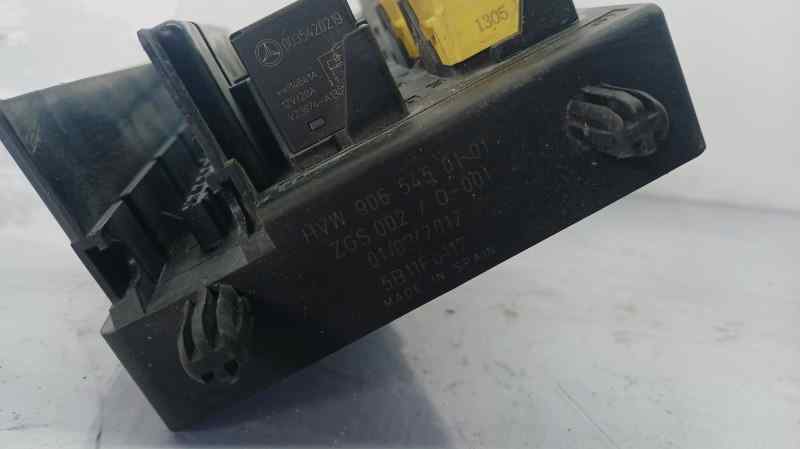 CAJA RELES - FUSIBLES