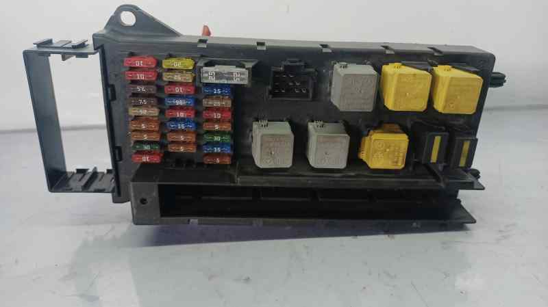 CAJA RELES - FUSIBLES