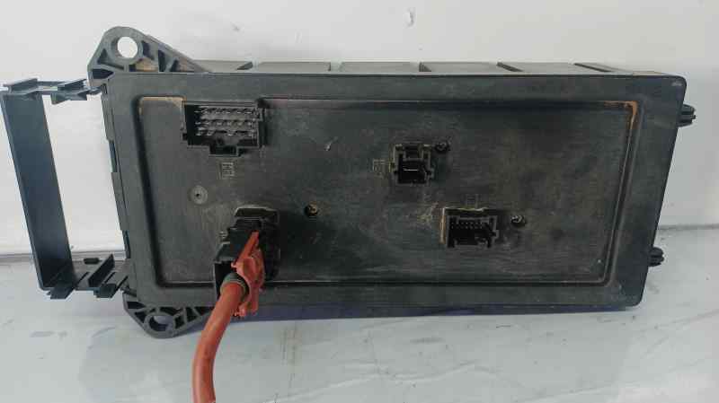 CAJA RELES - FUSIBLES